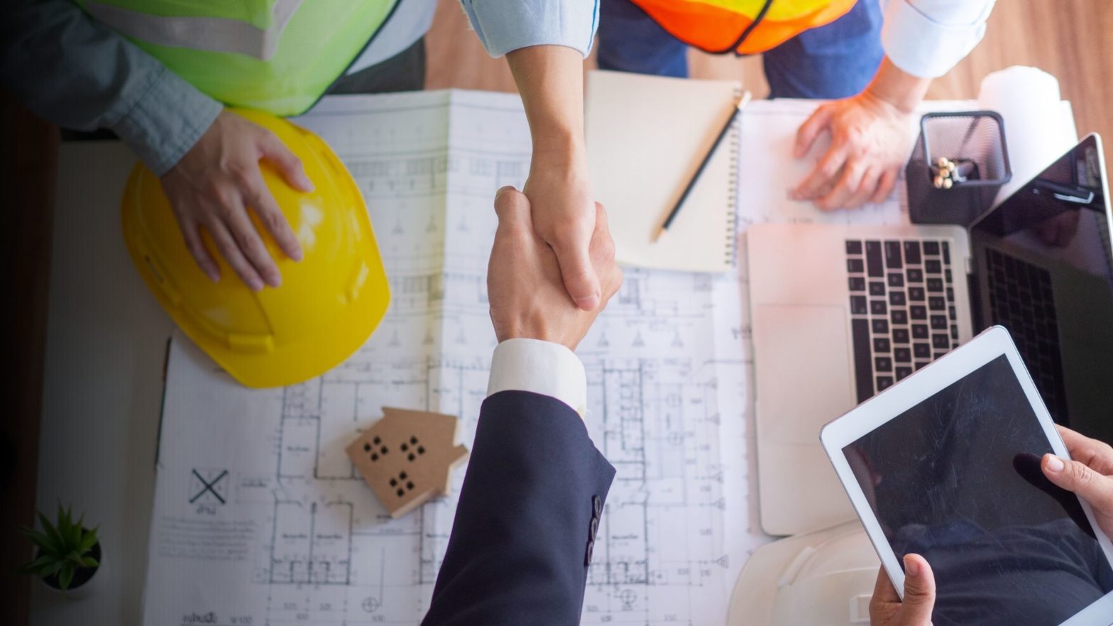 UK Construction Labour Shortages in 2026: How Offshoring Back-Office Operations Keeps Projects Moving
